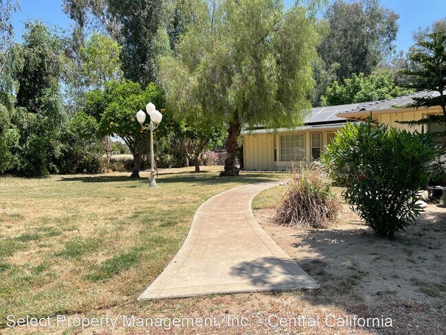 Foto del edificio - 4 br, 3 bath House - 1783 De Wolf Ave.