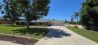 Building Photo - 3024 Sonrisa Dr