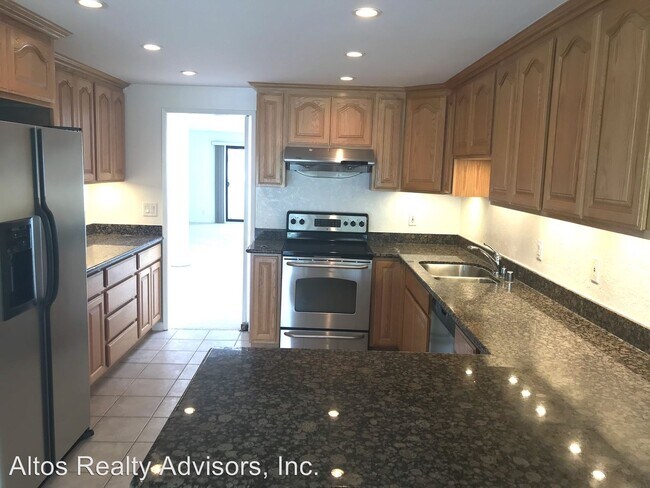 Building Photo - 3 br, 2.5 bath House - 835 Balboa Lane