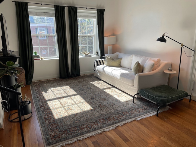 Living Room - 2916 S Buchanan St