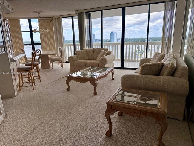 Foto del edificio - 1000 W Island Blvd