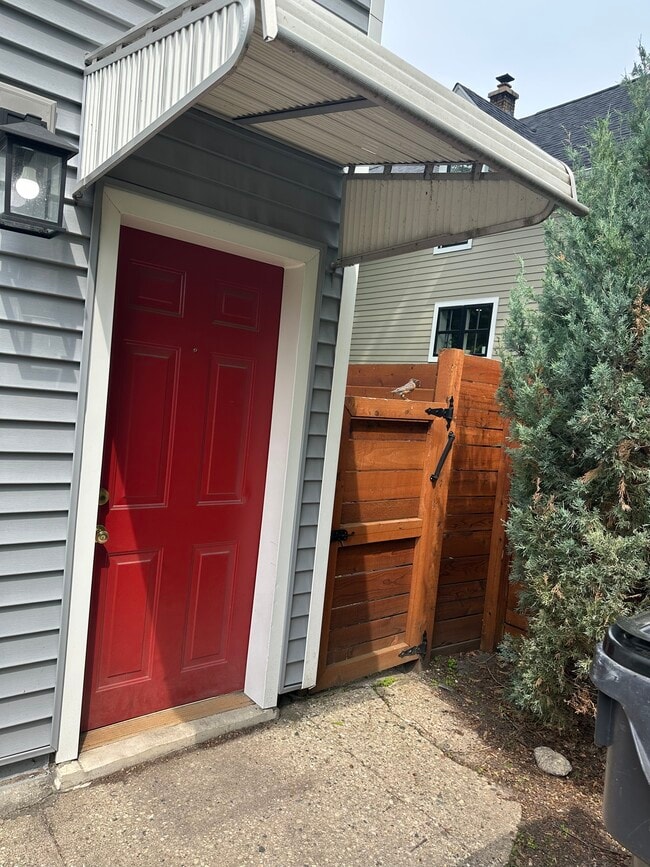 Outside Entrance - 1013 Florence Ave