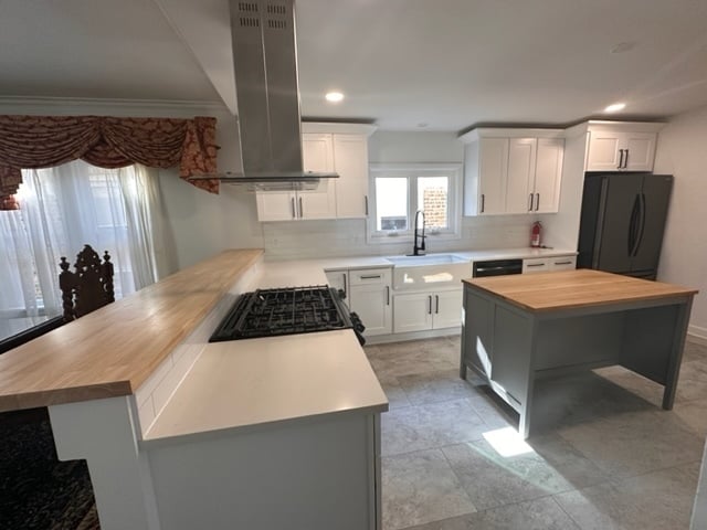 Building Photo - 5814 N Campbell Ave