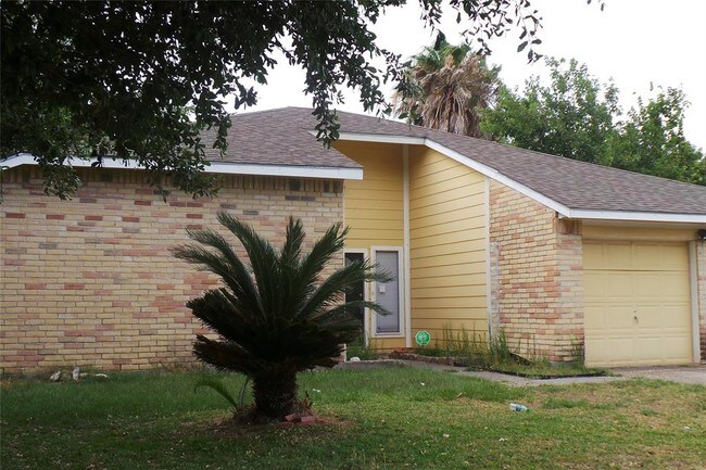 Building Photo - 2707 Grand Canyon Dr