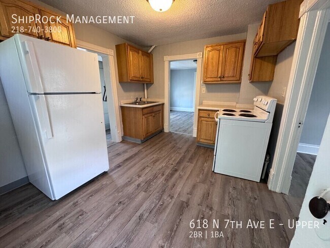 Foto del edificio - 618 N 7th Ave E