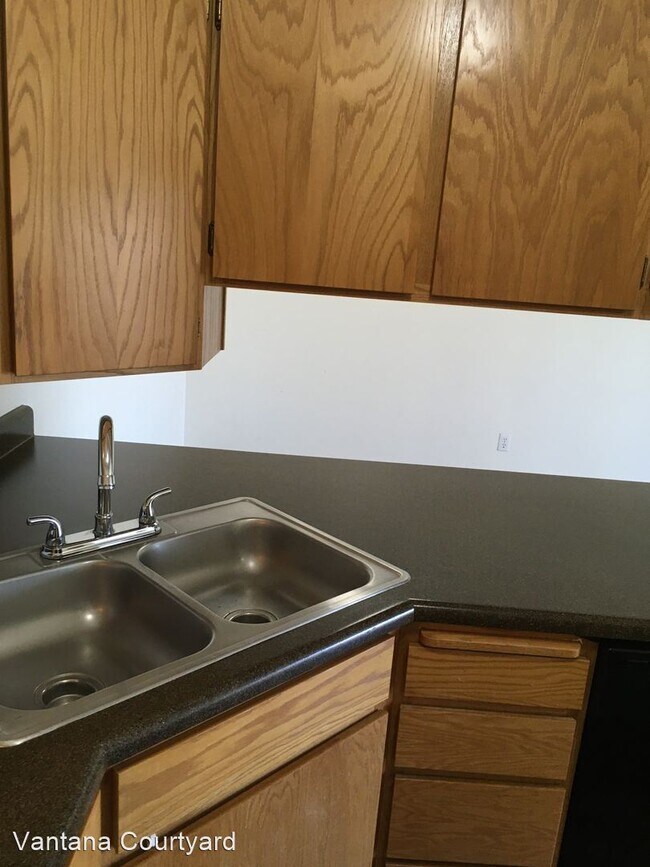 Building Photo - 232 Vantana Ct