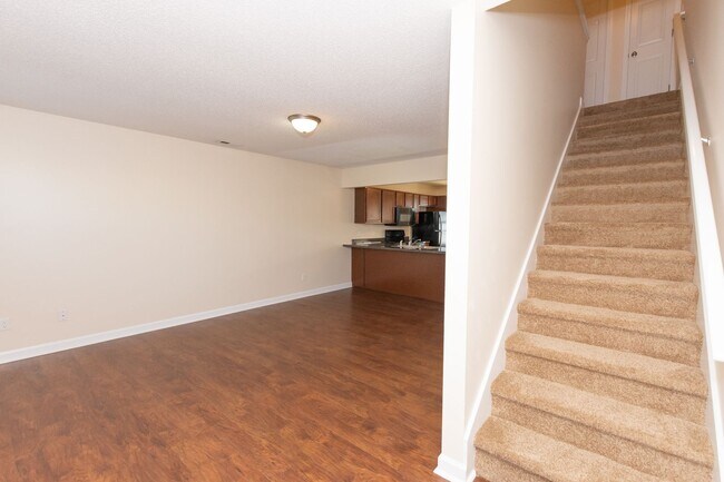 Foto del edificio - Looking for a townhome in Hubert?