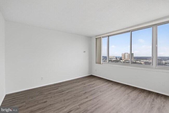 Foto del edificio - 11801 Rockville Pike