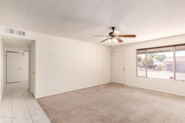 Building Photo - 5243 S Mill Ave