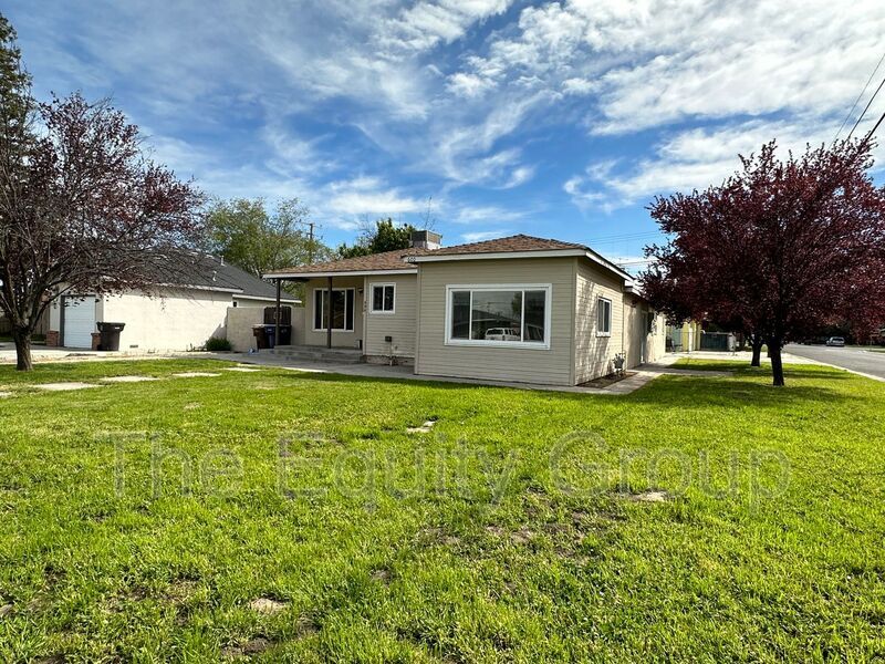 Foto principal - 600 N Dickran Dr