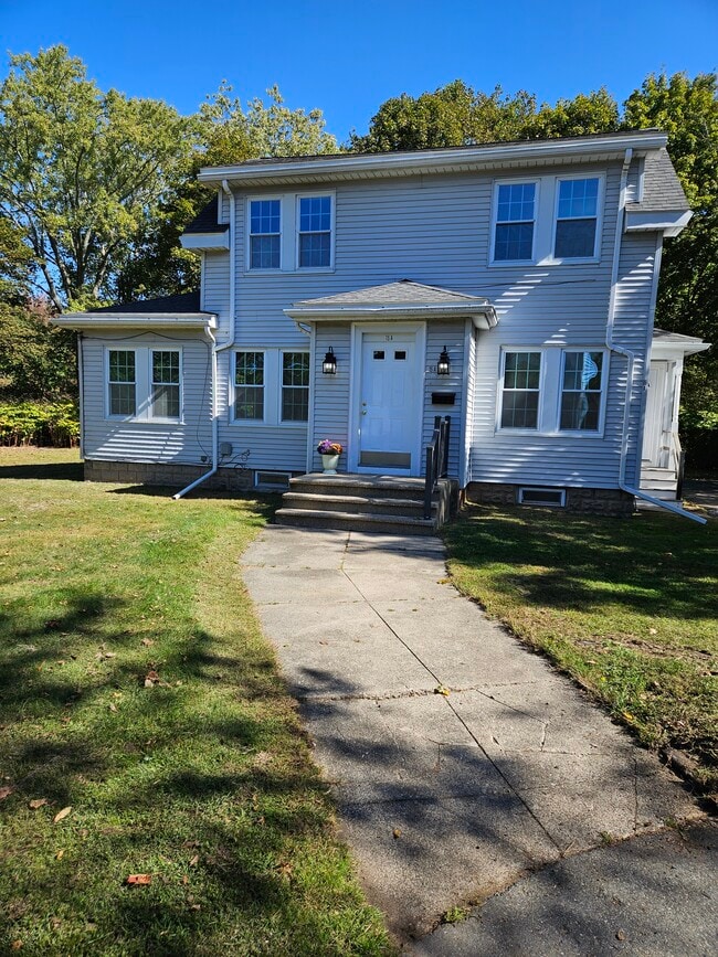 Building Photo - 15A Starkey Ave