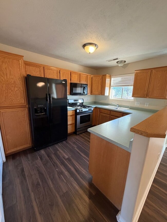 Foto del edificio - Charming 2 bedroom, 1 bath townhome ideally located in downtown Ivins!