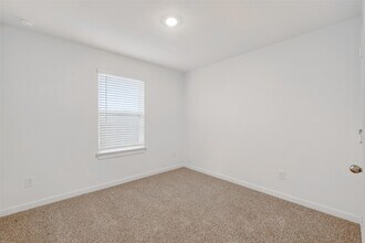 Building Photo - 28142 Meadowlark Sky Dr
