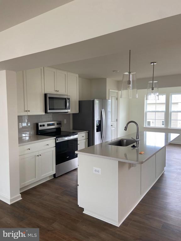 Building Photo - 250 Clifton Mnr