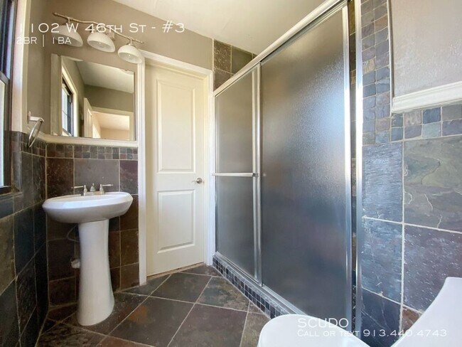 Building Photo - 1102 W 46th St