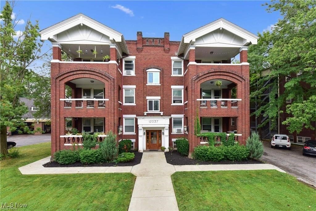 12037 Lake Ave Lakewood, OH 44107 – photo 1