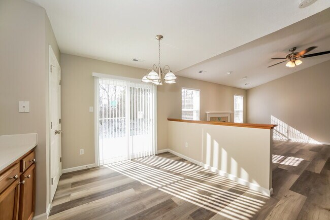 Building Photo - 957 Country Ln