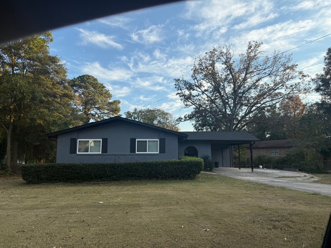 Foto del edificio - 2150 Rochelle Way