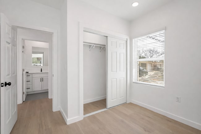 Building Photo - Coconino Apartments