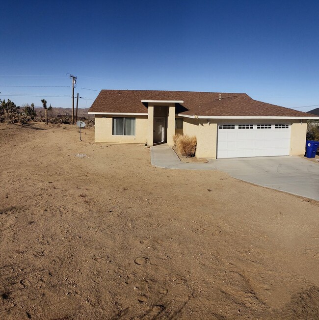 Building Photo - Coming soon!! 4 bed 2 bath home in Upper F...