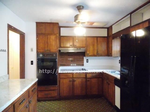 Building Photo - 6264 Thornhedge Dr