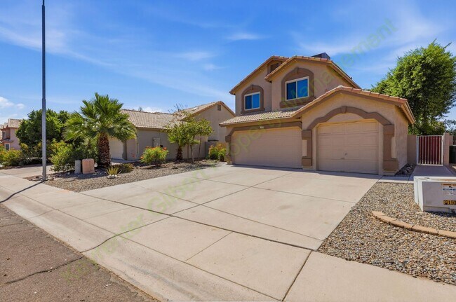 Building Photo - Beautiful Chandler Home with Private Pool in Prime Location!
