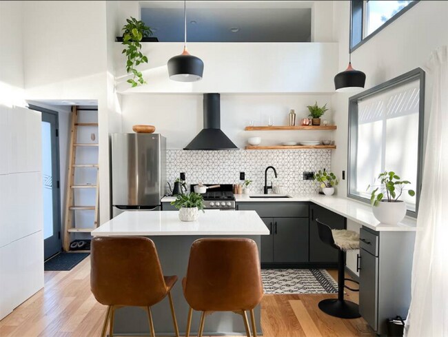 Foto del edificio - 61304 SE Wizard Ln