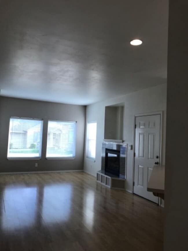 Foto del edificio - 609 Windemere Cir