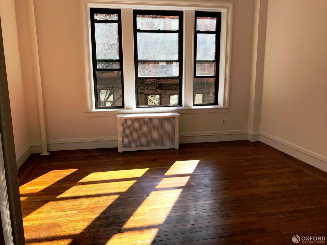 Foto principal - 325 West 77th Street