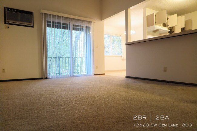 Building Photo - 12520 SW Gem Ln