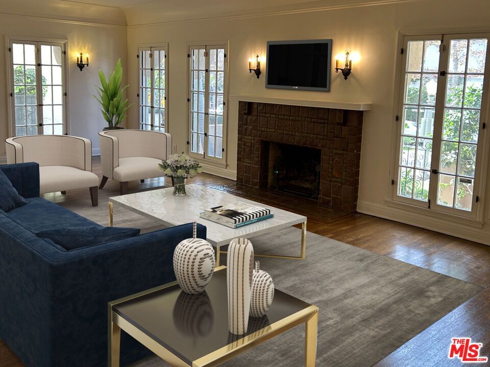 Foto principal - 326 N Orange Dr