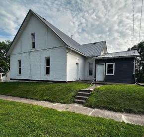 Building Photo - 517 1/2 E 8th Street