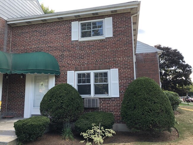Foto del edificio - 132 Emerson Gardens Rd