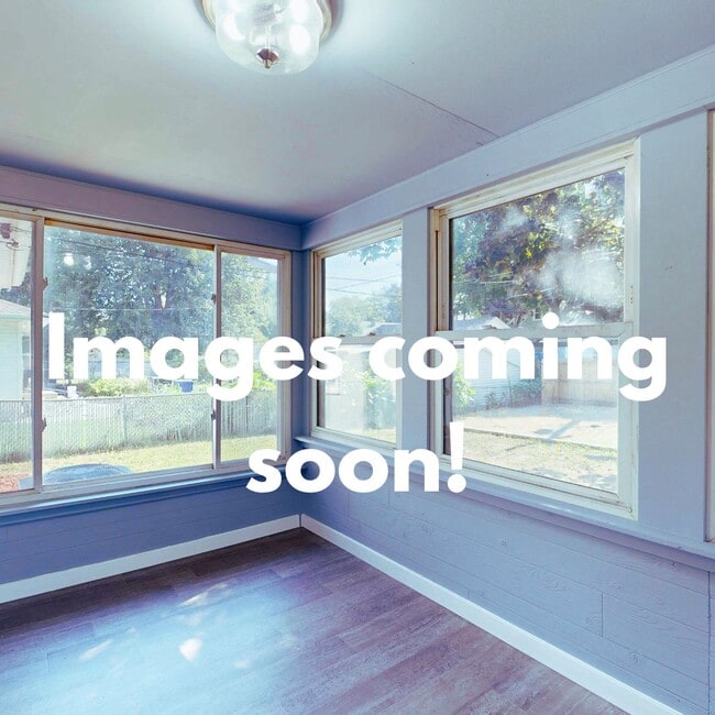 Building Photo - 3913 N Longview Ave