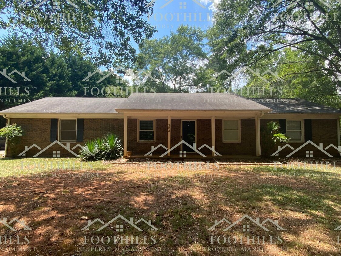 Primary Photo - 3 Bedroom 2 Bath Single Family Home Off Ce...