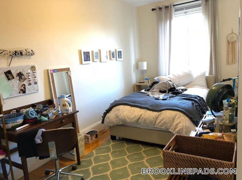 Foto del edificio - 1071 Beacon St
