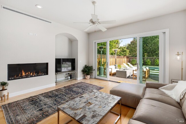 Building Photo - 1038 Fryer Creek Dr