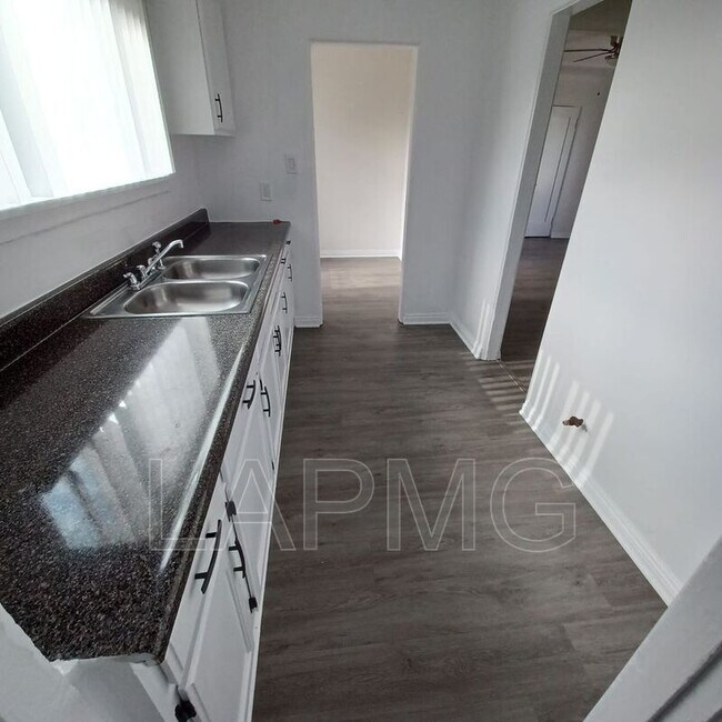 Foto del edificio - 3538 E. 52nd St.