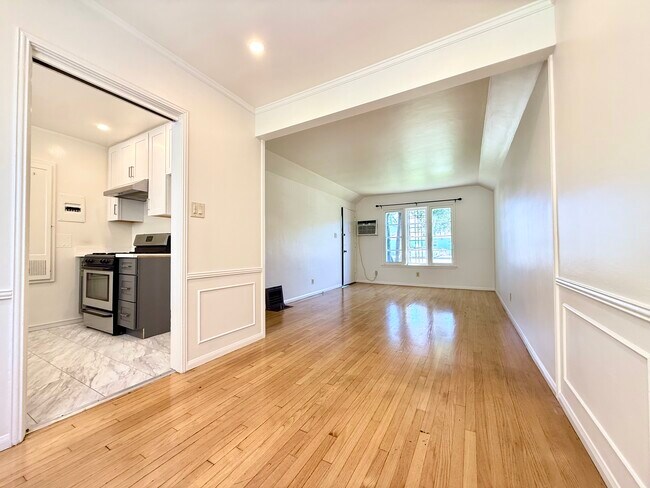 Foto del edificio - 1116 E Glenoaks Blvd