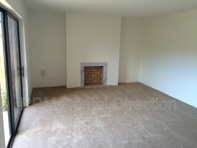 Building Photo - 3290 Sandlewood Ln