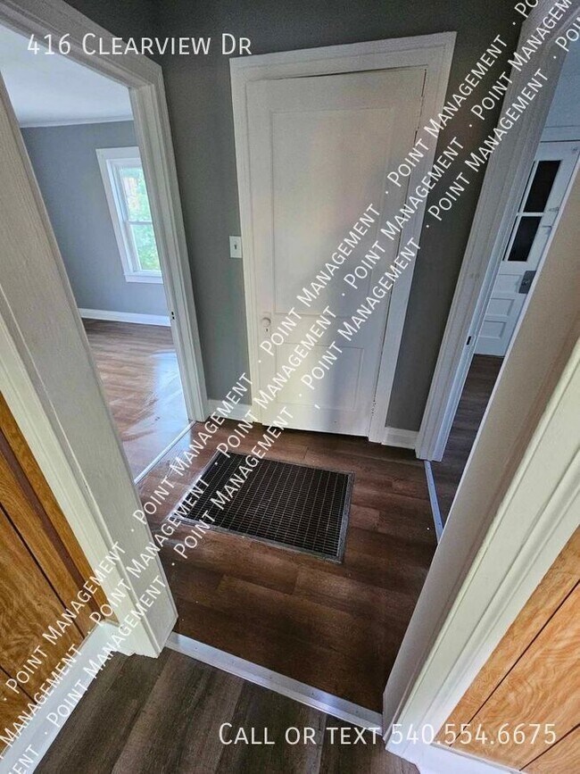 Building Photo - 416 Clearview Dr