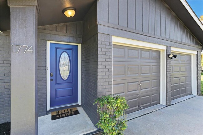 Building Photo - 1774 Cricket Hollow Dr