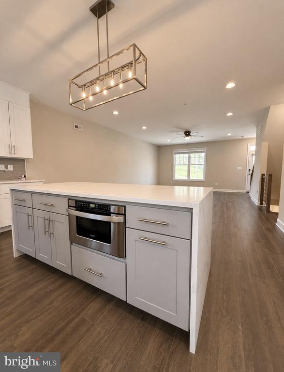 Foto del edificio - 903B Spring Mill Ave