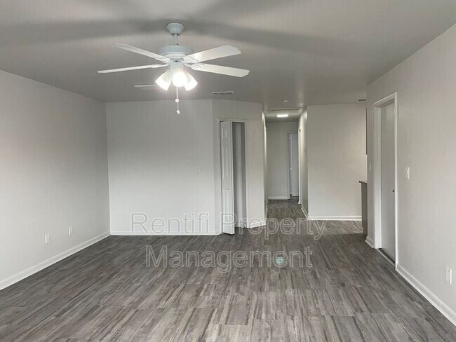 Building Photo - 1127 Cape Coral Pkwy W