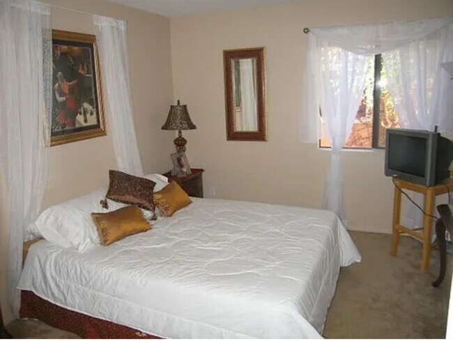 Foto del edificio - 18806 Mandan St