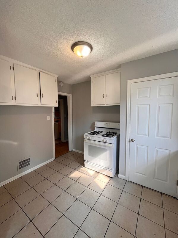 Foto del edificio - 12076 Laing St