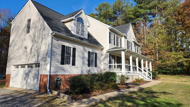 Building Photo - Beautiful Upscale Home Available in Cheste...
