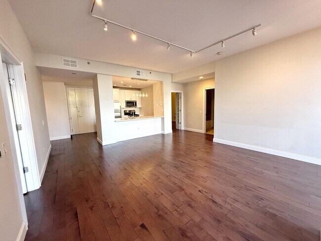 Building Photo - 159 2nd St