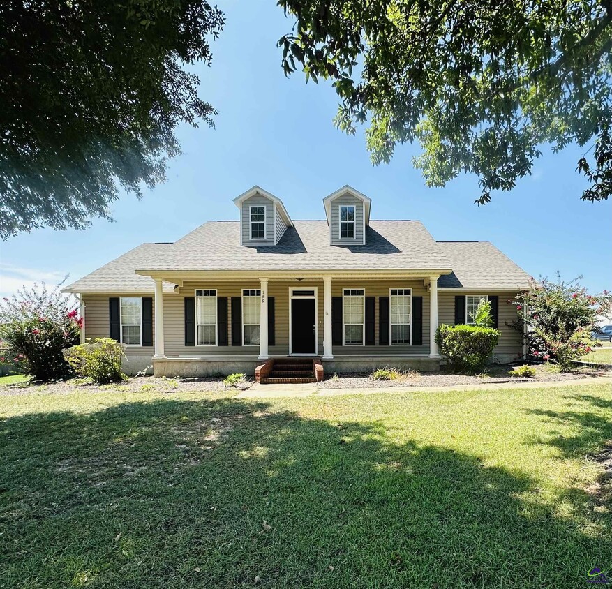 Primary Photo - 136 Spring Chase Cir