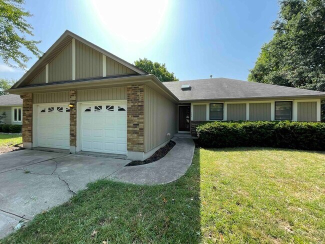Front of the house - 304 SE Williamsburg Dr